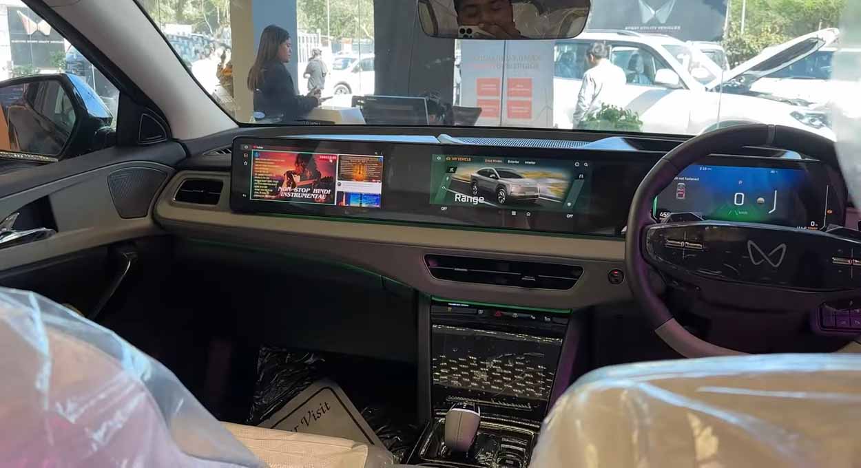 MAHINDRA XEV 9E BACK INTERIOR