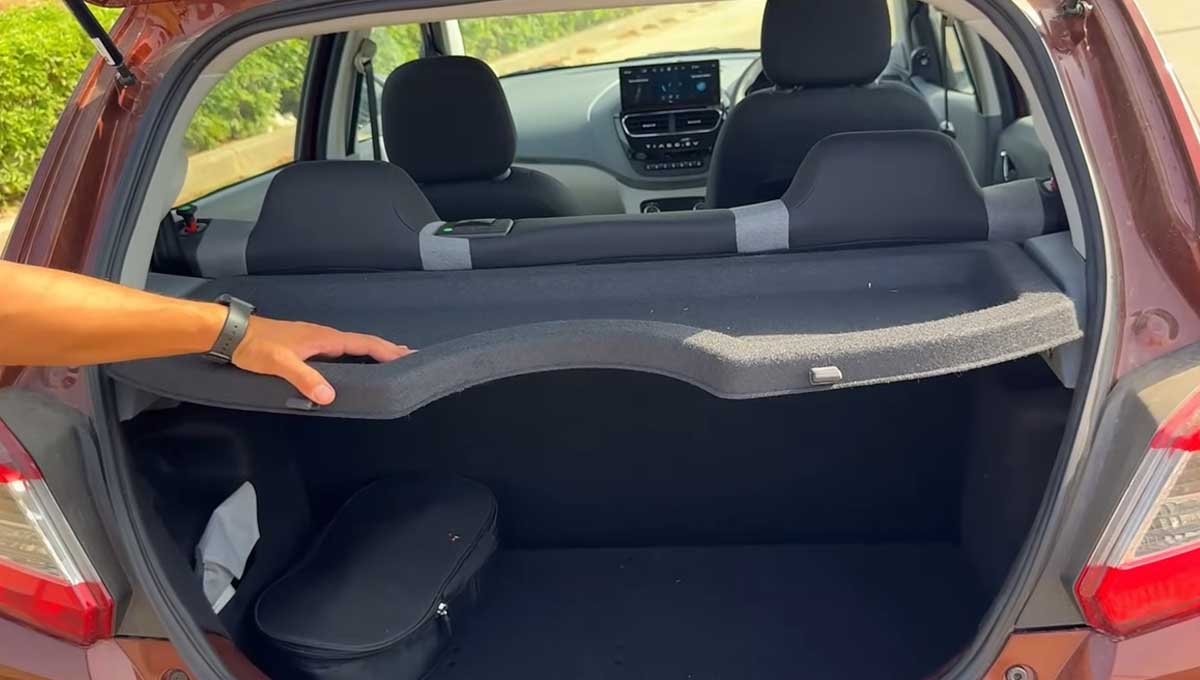 tata tiago ev boot space